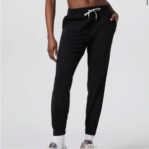 Vuori Women’s Performance Jogger Black Small